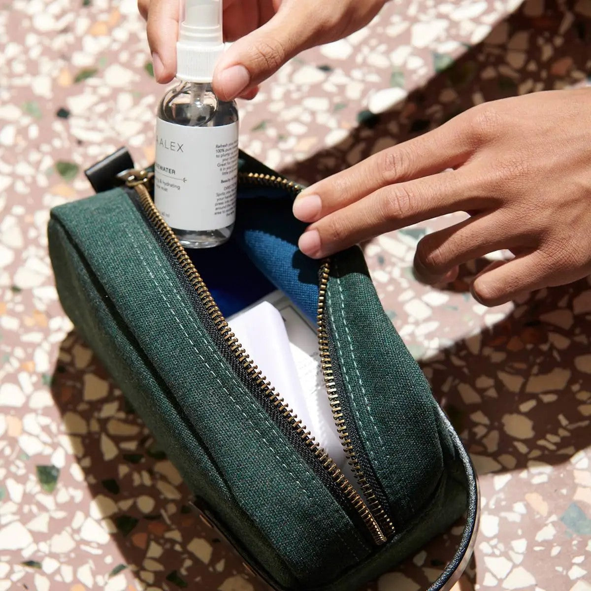 Sunbrella® Andy Travel Kit - ALPINE