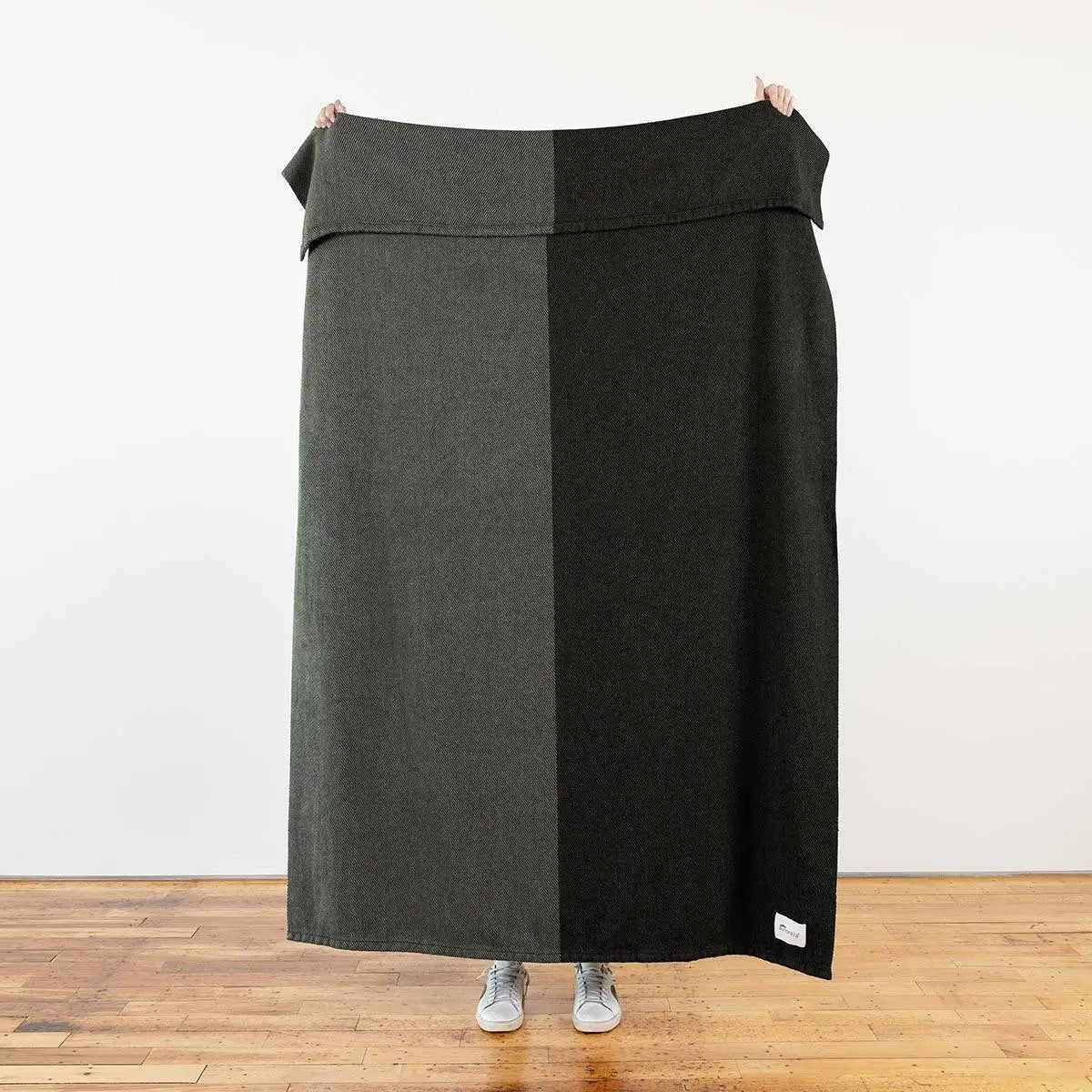 Sunbrella® Heirloom Indoor Outdoor Throw - SPLIT MOSS